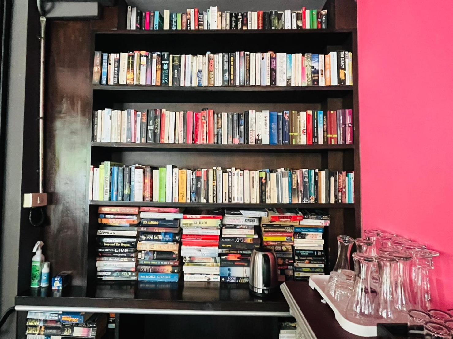 Отель Baipho Lifestyle Patong Экстерьер фото